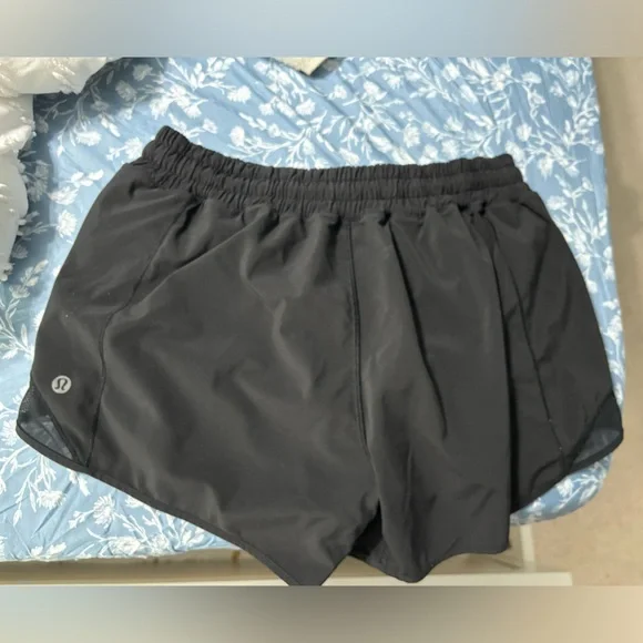 Black hotty hot lululemon shorts - Picture 2 of 3